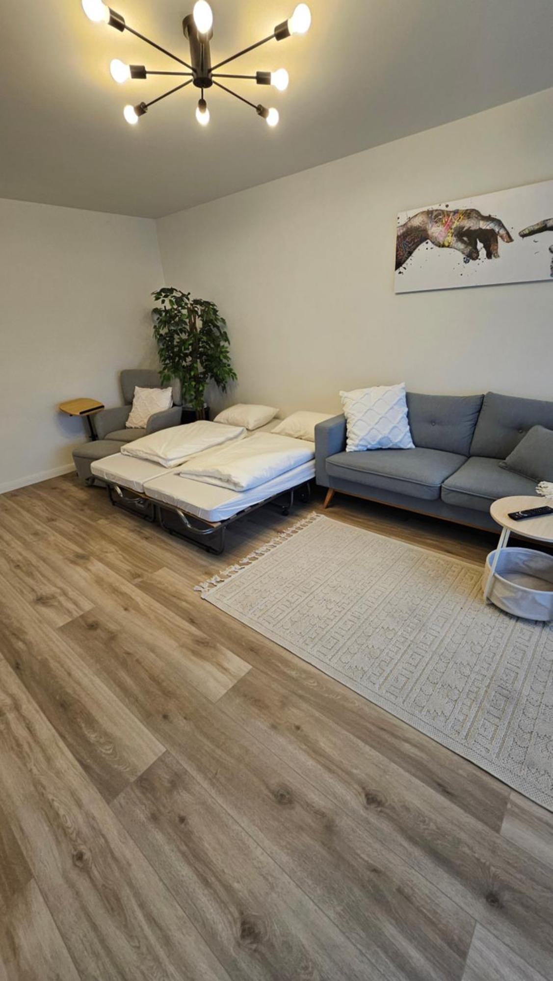 Ruhige 2-zi-wohnung Mit Garage *